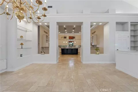 Entry Way - 685 Bradbury, Redlands, CA 92374 photo 3 of 9