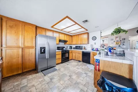 Kitchen - 1348 Redwood, Needles, CA 92363 photo 3 of 4