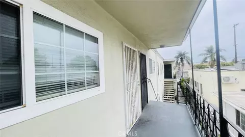 Exterior - 1083 Gaviota Ave, Long Beach, CA 90813 photo 3 of 7