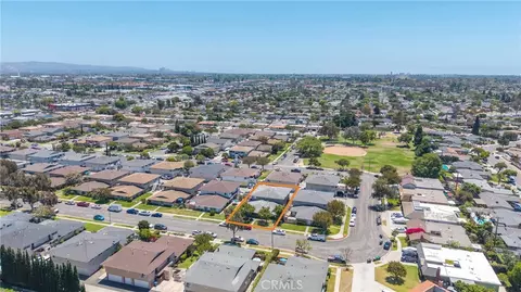 1635 Coriander Dr, Costa Mesa, CA 92626