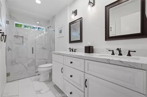 Bath - 1228 Woodside Dr, Placentia, CA 92870 photo 1 of 2