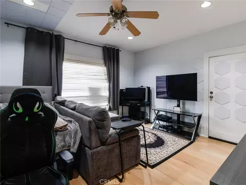 Living - 323 W 4th UNIT 101, Long Beach, CA 90802 photo 1 of 4