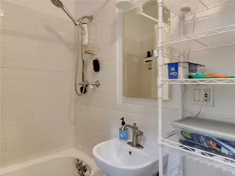 Bath - 323 W 4th UNIT 101, Long Beach, CA 90802 photo 1 of 1