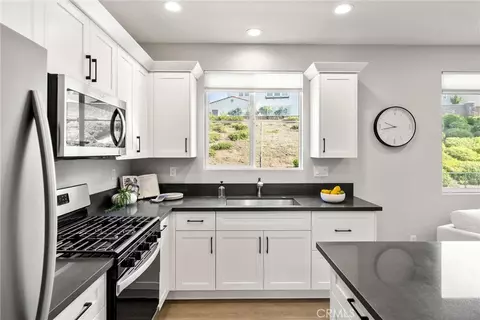 Kitchen - 2252 Schlaepfer, Fullerton, CA 92833 photo 4 of 5