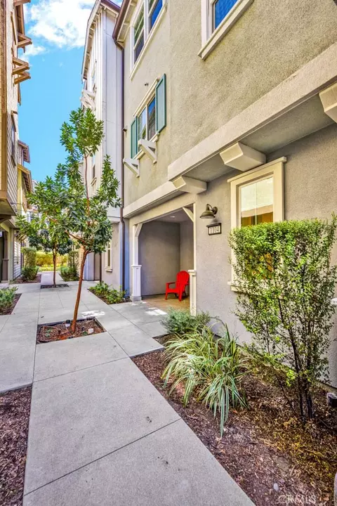 Exterior - 1104 Edgeton Ct, Tustin, CA 92780 photo 7 of 17