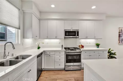 Kitchen - 1104 Edgeton Ct, Tustin, CA 92780 photo 4 of 5