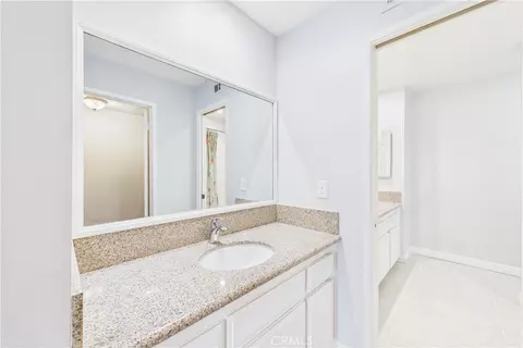 Bath - 9253 Walker St, Cypress, CA 90630 photo 2 of 7