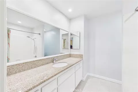 Bath - 9253 Walker St, Cypress, CA 90630 photo 3 of 7