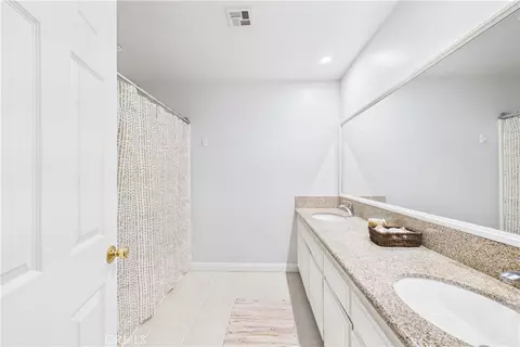 Bath - 9253 Walker St, Cypress, CA 90630 photo 5 of 7