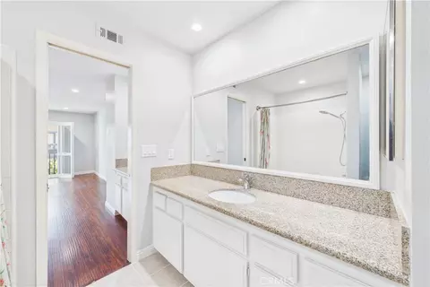Bath - 9253 Walker St, Cypress, CA 90630 photo 3 of 7