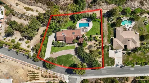 View/Area - 1818 Old Bridge Rd, Riverside, CA 92506 photo 1 of 3