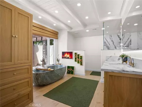 Bath - 1818 Old Bridge Rd, Riverside, CA 92506 photo 2 of 5