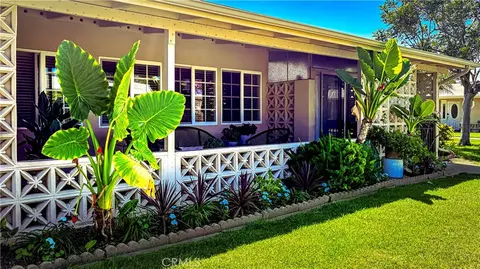 1720 Interlachen Rd M12-41e, Seal Beach, CA 90740