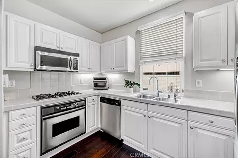 Kitchen - 78 Duet, Irvine, CA 92603 photo 2 of 3