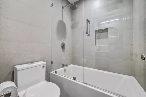 Bath - 78 Duet, Irvine, CA 92603 photo 2 of 6