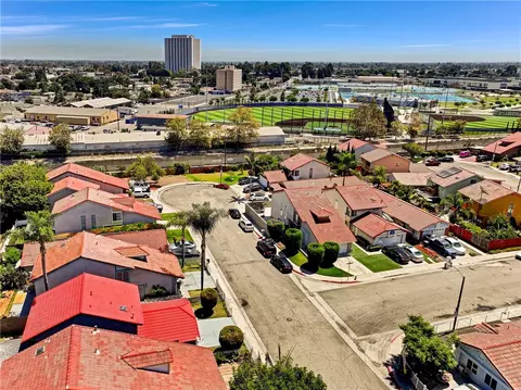 View/Area - 623 W Indigo St, Compton, CA 90220 photo 4 of 6