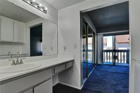 Bath - 623 W Indigo St, Compton, CA 90220 photo 6 of 6