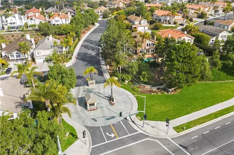 5 Glastonbury Pl, Laguna Niguel, CA 92677