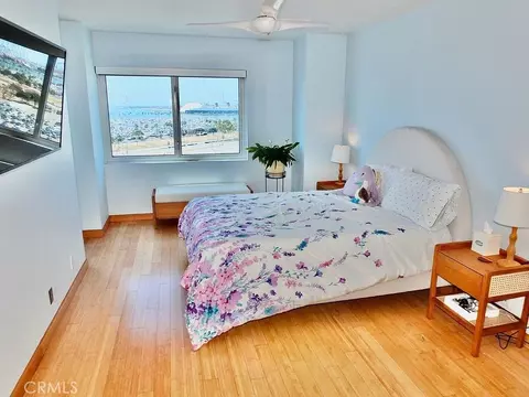Bedroom - 525 E Seaside Way 1007, Long Beach, CA 90802 photo 2 of 2