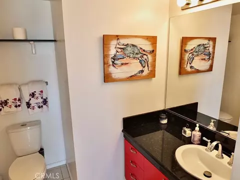 Bath - 525 E Seaside Way 1007, Long Beach, CA 90802 photo 1 of 3