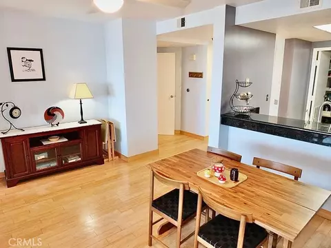 Dining - 525 E Seaside Way 1007, Long Beach, CA 90802 photo 2 of 3
