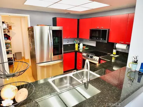 Kitchen - 525 E Seaside Way 1007, Long Beach, CA 90802 photo 2 of 3