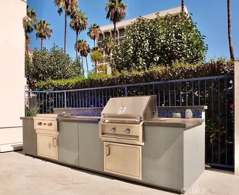 Kitchen - 525 E Seaside Way 1007, Long Beach, CA 90802 photo 3 of 3