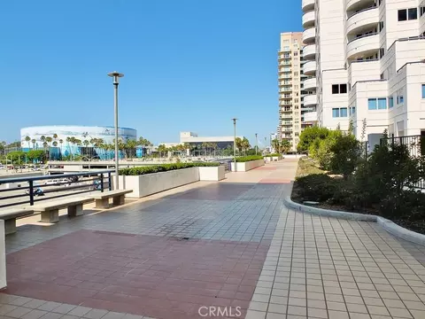 Exterior - 525 E Seaside Way 1007, Long Beach, CA 90802 photo 3 of 10
