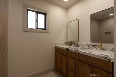 Bath - 6829 E Parapet, Long Beach, CA 90808 photo 3 of 13