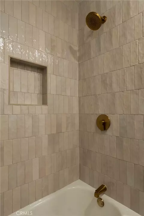 Bath - 6829 E Parapet, Long Beach, CA 90808 photo 10 of 13