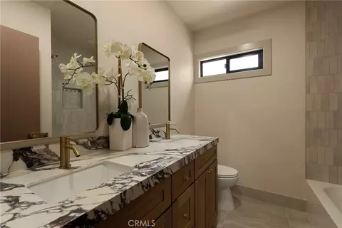 Bath - 6829 E Parapet, Long Beach, CA 90808 photo 2 of 13