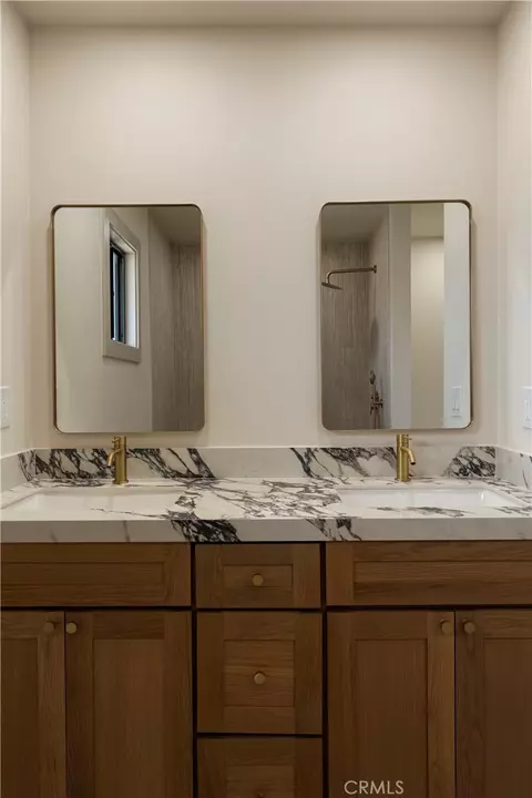 Bath - 6829 E Parapet, Long Beach, CA 90808 photo 7 of 13