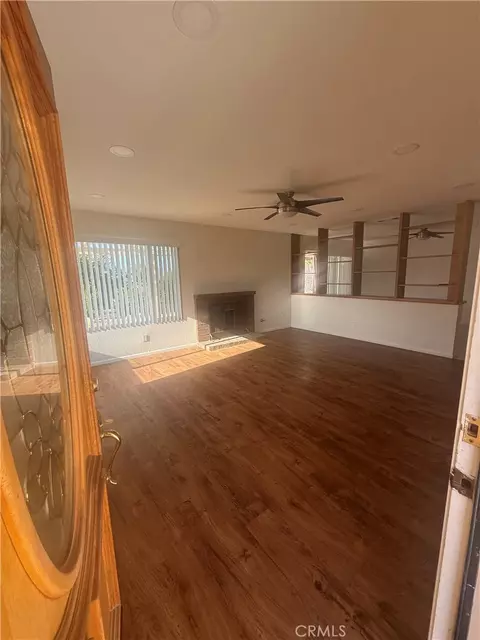 Living - 5176 Creekside Rd, Camarillo, CA 93012 photo 1 of 4