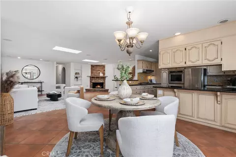Dining - 986 Post Rd, Costa Mesa, CA 92626 photo 6 of 6