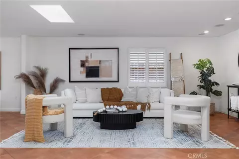 Living - 986 Post Rd, Costa Mesa, CA 92626 photo 2 of 8