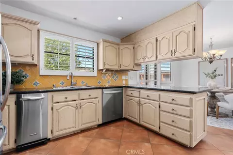 Kitchen - 986 Post Rd, Costa Mesa, CA 92626 photo 4 of 5