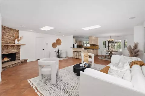 Living - 986 Post Rd, Costa Mesa, CA 92626 photo 6 of 8