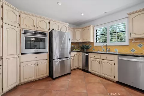Kitchen - 986 Post Rd, Costa Mesa, CA 92626 photo 3 of 5