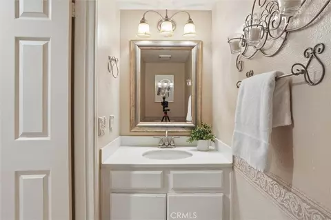 Bath - 825 Gutmann, Placentia, CA 92870 photo 4 of 4
