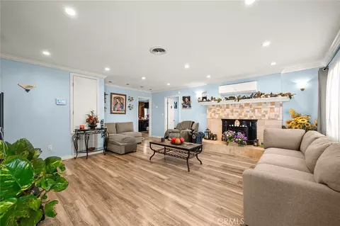 Living - 9459 Valley Vis, Apple Valley, CA 92308 photo 1 of 2