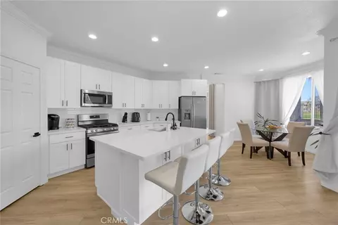 Kitchen - 45894 Paseo Gallante, Temecula, CA 92592 photo 2 of 4