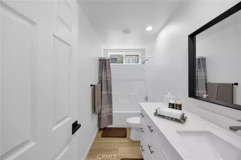 Bath - 45894 Paseo Gallante, Temecula, CA 92592 photo 1 of 10