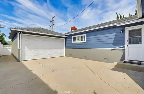 Exterior - 3133 Cedar Ave, Long Beach, CA 90806 photo 4 of 17