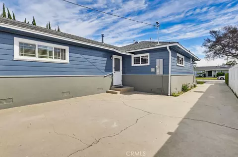 Exterior - 3133 Cedar Ave, Long Beach, CA 90806 photo 5 of 17