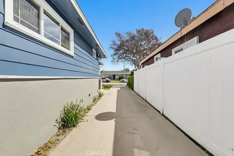Exterior - 3133 Cedar Ave, Long Beach, CA 90806 photo 6 of 17