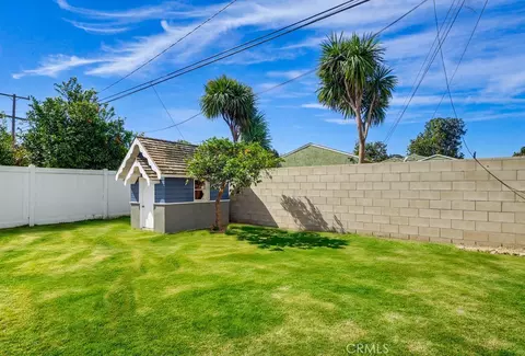 Exterior - 3133 Cedar Ave, Long Beach, CA 90806 photo 13 of 17