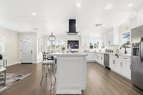 Kitchen - 3133 Cedar Ave, Long Beach, CA 90806 photo 1 of 11