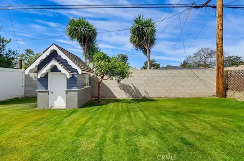 Exterior - 3133 Cedar Ave, Long Beach, CA 90806 photo 15 of 17