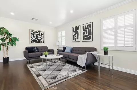 Living - 3133 Cedar Ave, Long Beach, CA 90806 photo 2 of 2