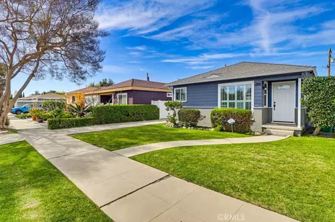 Exterior - 3133 Cedar Ave, Long Beach, CA 90806 photo 2 of 17